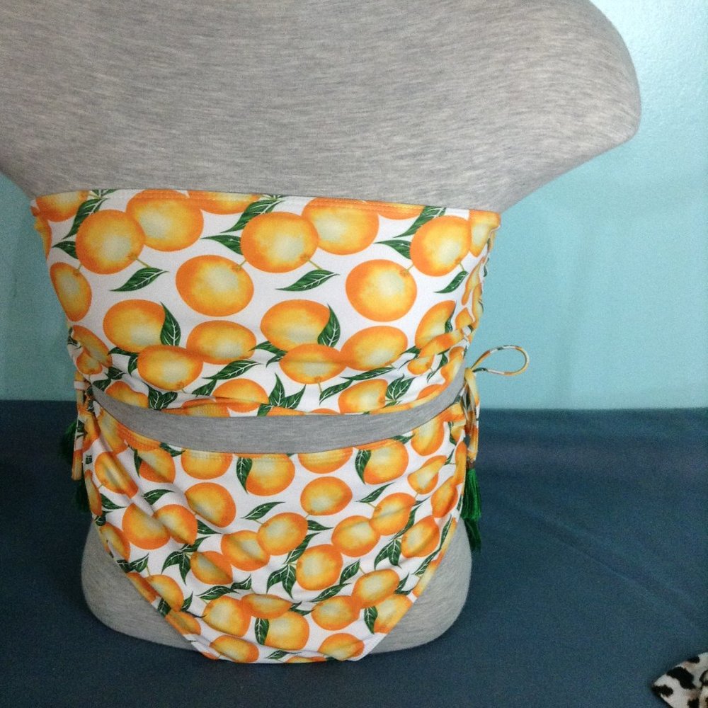 Womans 2 piece swimsuit size L used